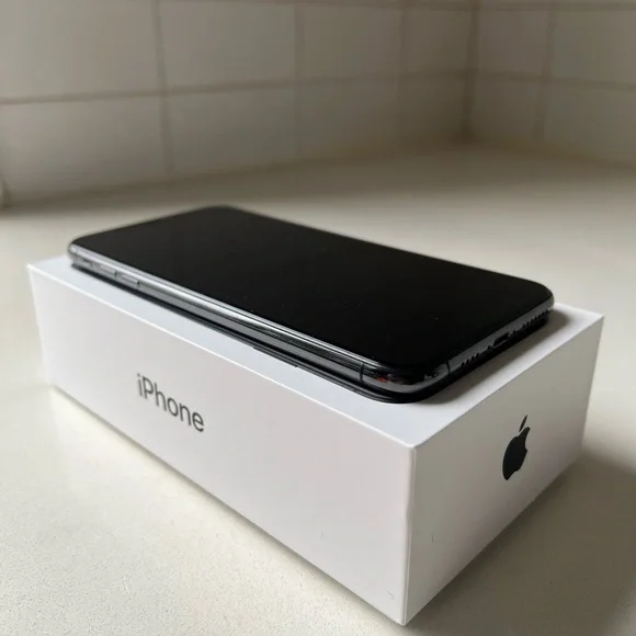 iPhone X Max 256gb - Picture 7 of 8